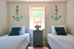 Raynor Shine | Walk to Beach | Dog Friendly