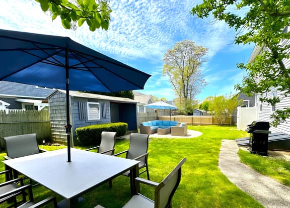 Tataket Cottage by Beaches
